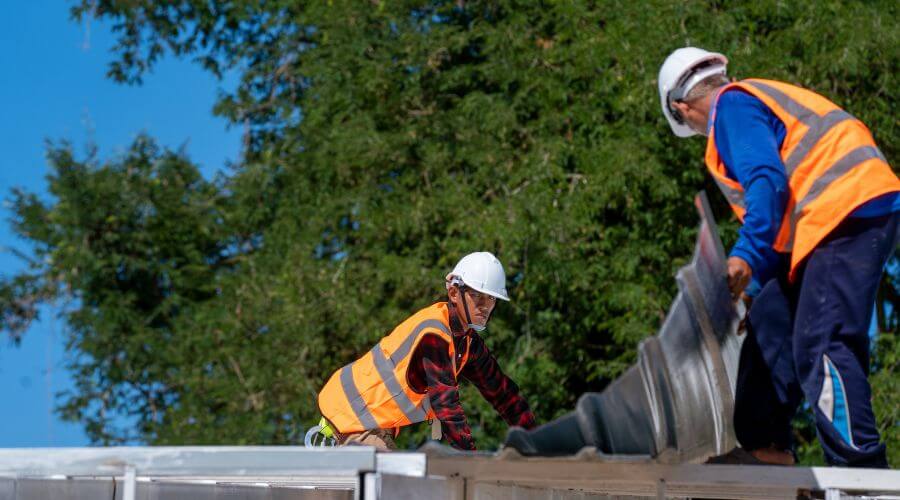 Professional gutter cleaning in Lochgelly, WV
